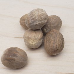 Noix de muscade décortiquées