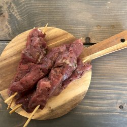 Souvlakis d'agneau marinés